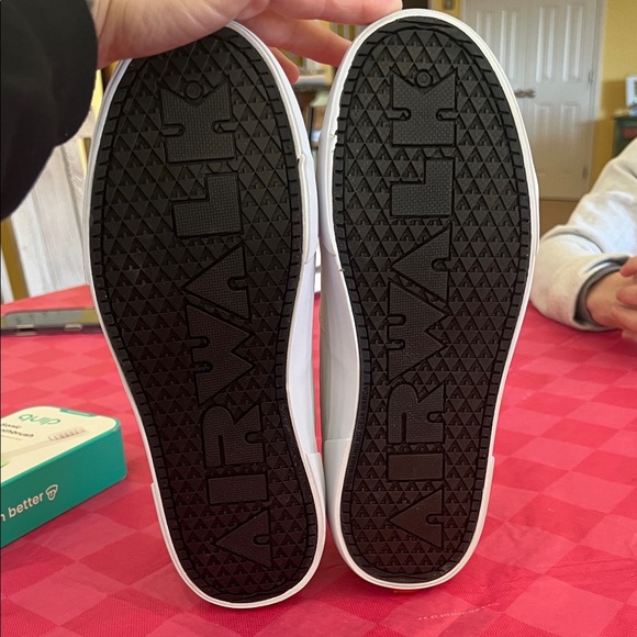 Airwalk White and Black Sneakers - Picture 4 of 5